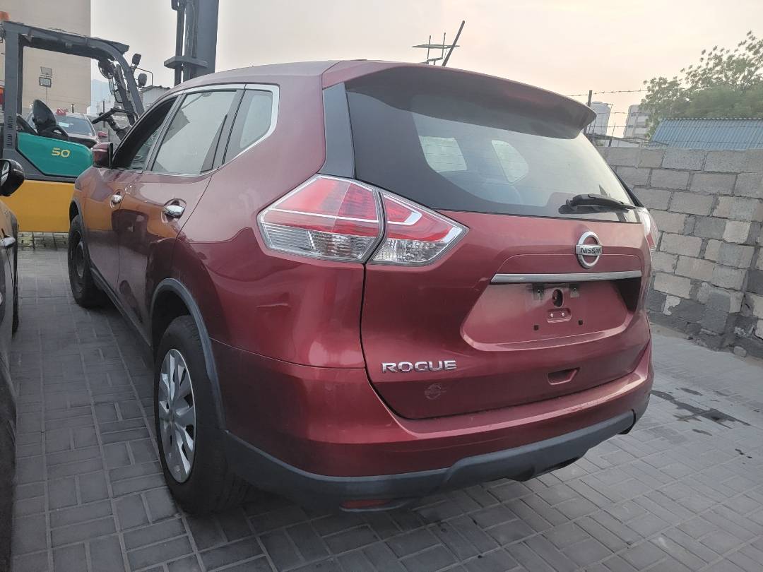 2015 NISSAN ROGUE — 208401 Miles — Lot 530345 — Souq - Marhaba Auctions Used Cars - Image 5