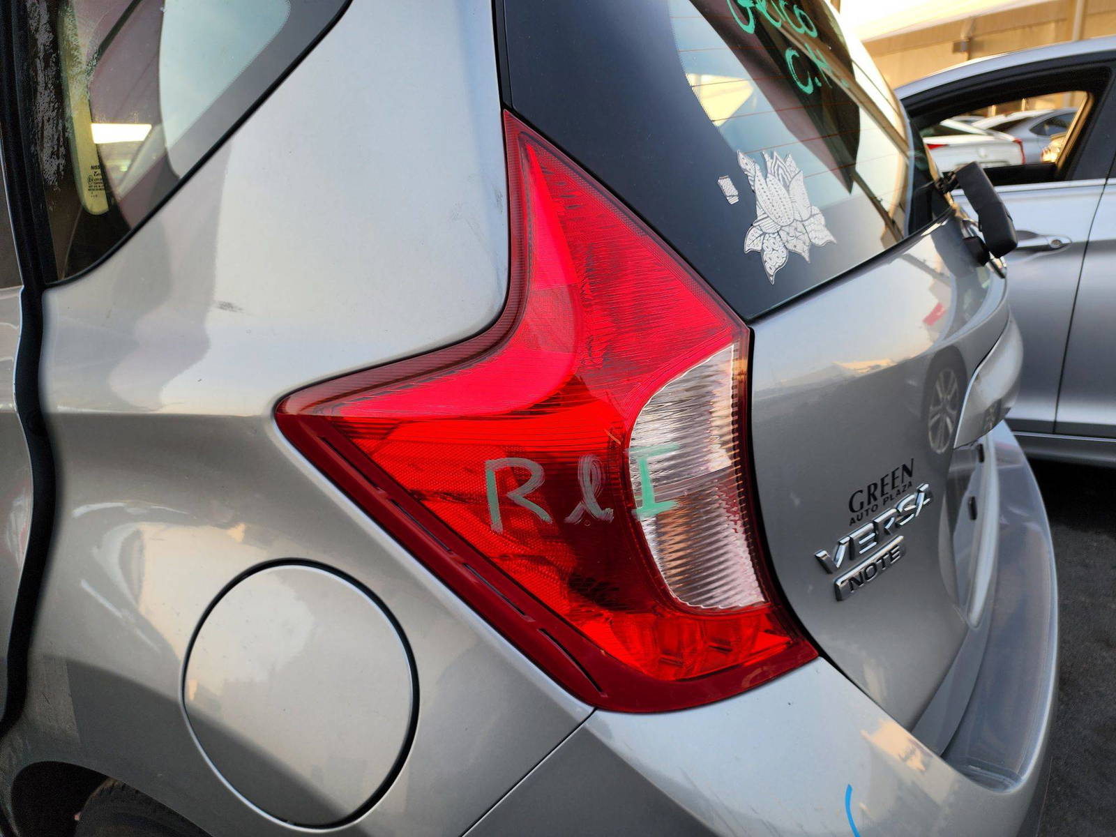 2014 NISSAN VERSA NOTE — 136068 Miles — Lot 40076394 — Souq - Marhaba Auctions Used Cars - Image 9