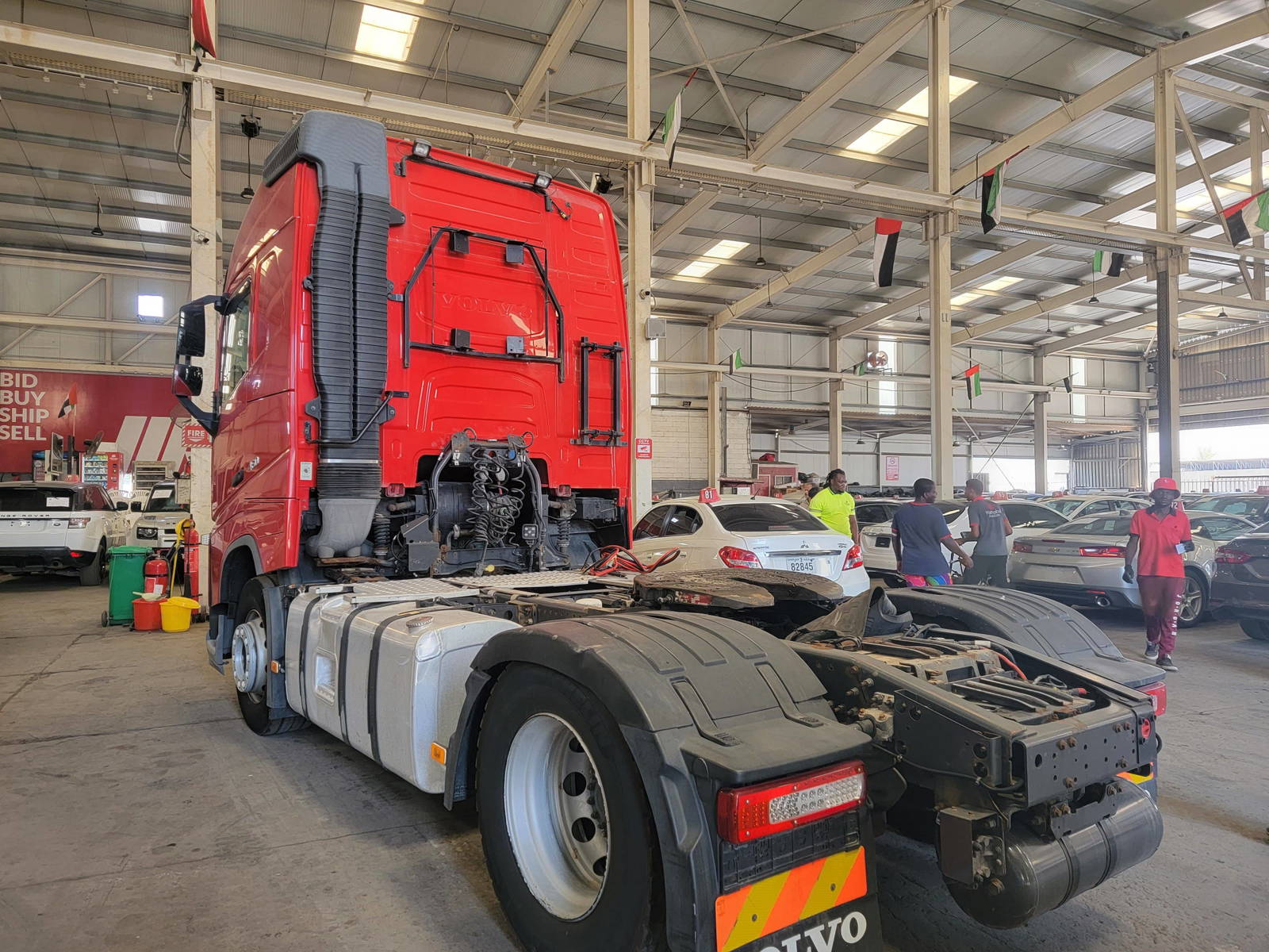 2015 VOLVO FH-Series — 710648 KM — Lot D711634 — Main - Marhaba Auctions Used Cars - Image 6