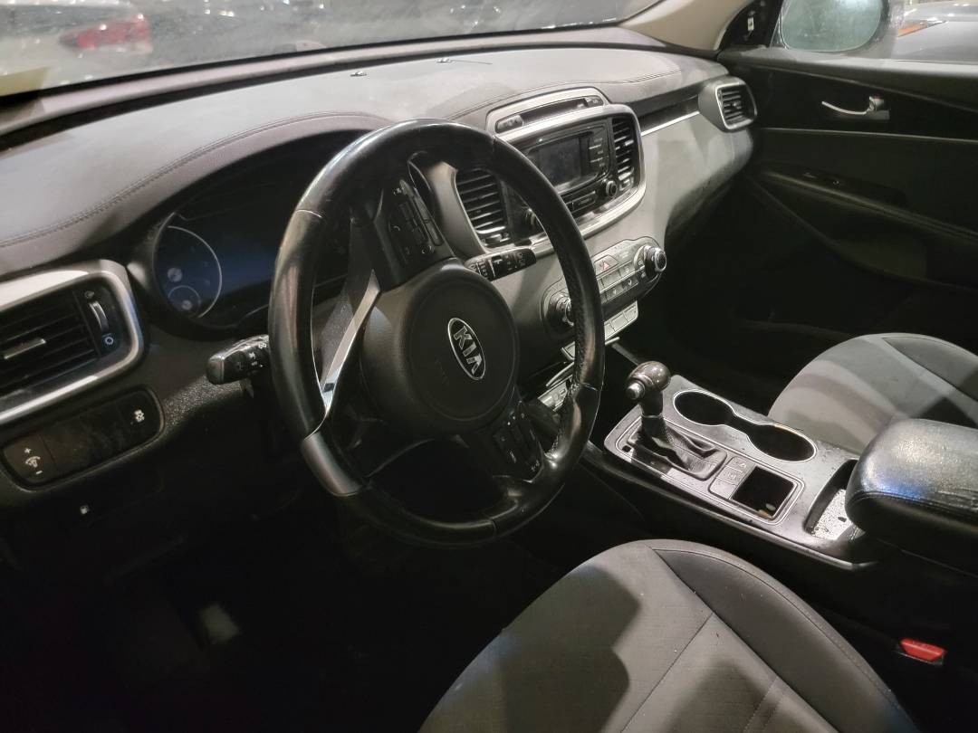 2016 KIA SORENTO — 211082 Miles — Lot 1222297 — Souq - Marhaba Auctions Used Cars - Image 5