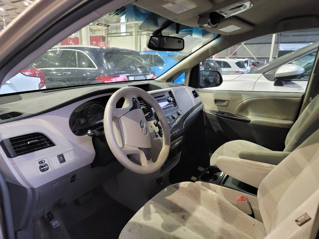 2011 TOYOTA SIENNA — 146797 Miles — Lot 145111 — Souq - Marhaba Auctions Used Cars - Image 6