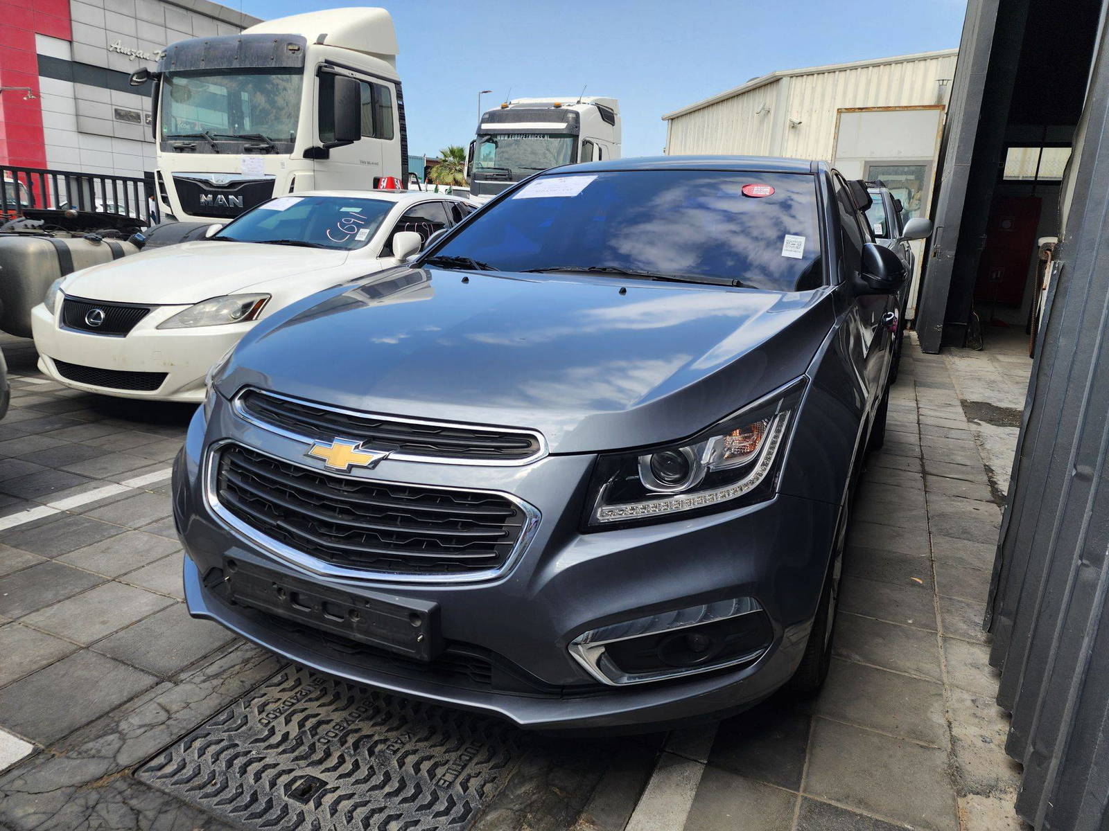 2016 CHEVROLET CRUIZE — 124427 KM — Lot 353461 — Al Quoz - Marhaba Auctions Used Cars - Image 4