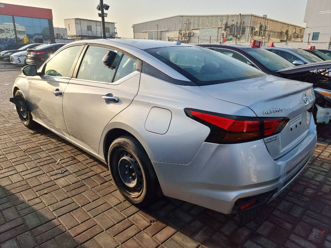 2020 NISSAN ALTIMA — 84575 Miles — Lot LC159750 — Main - Marhaba Auctions Used Cars - Image 4