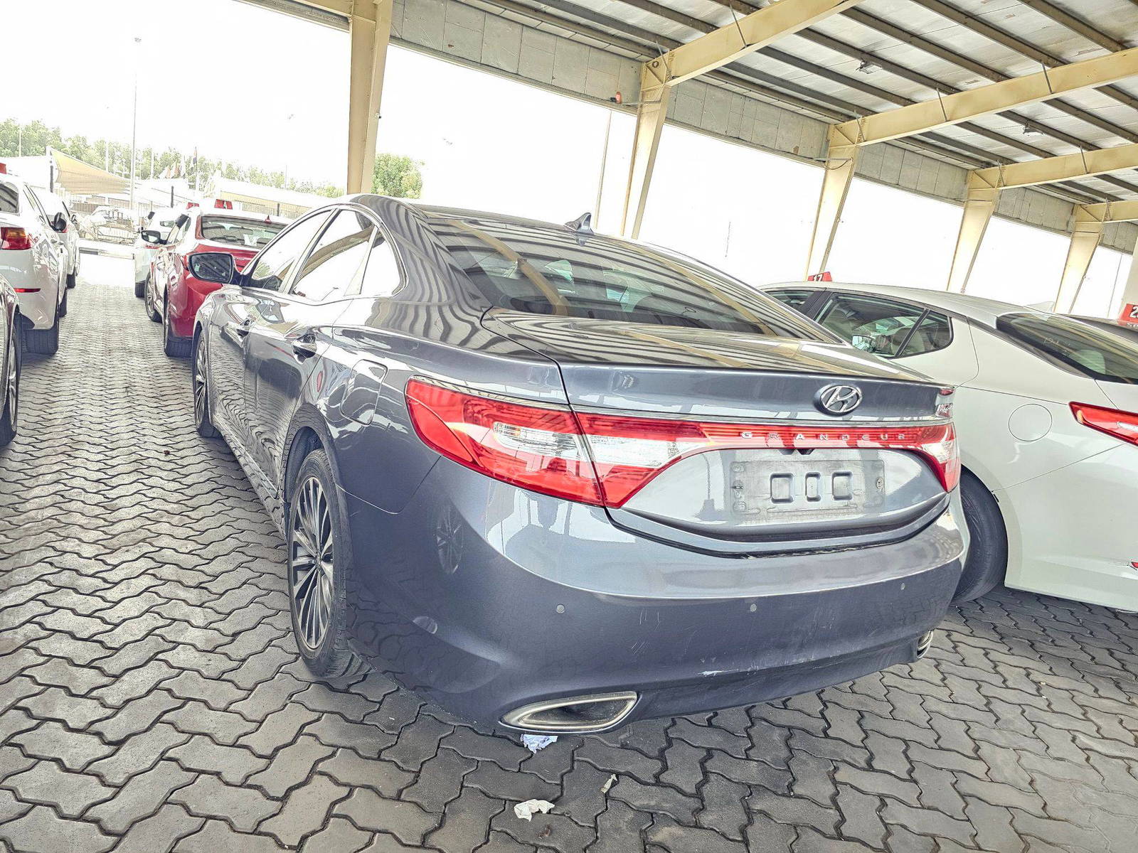 2014 HYUNDAI GRANDEUR — 170702 KM — Lot 303034 — Souq - Marhaba Auctions Used Cars - Image 5
