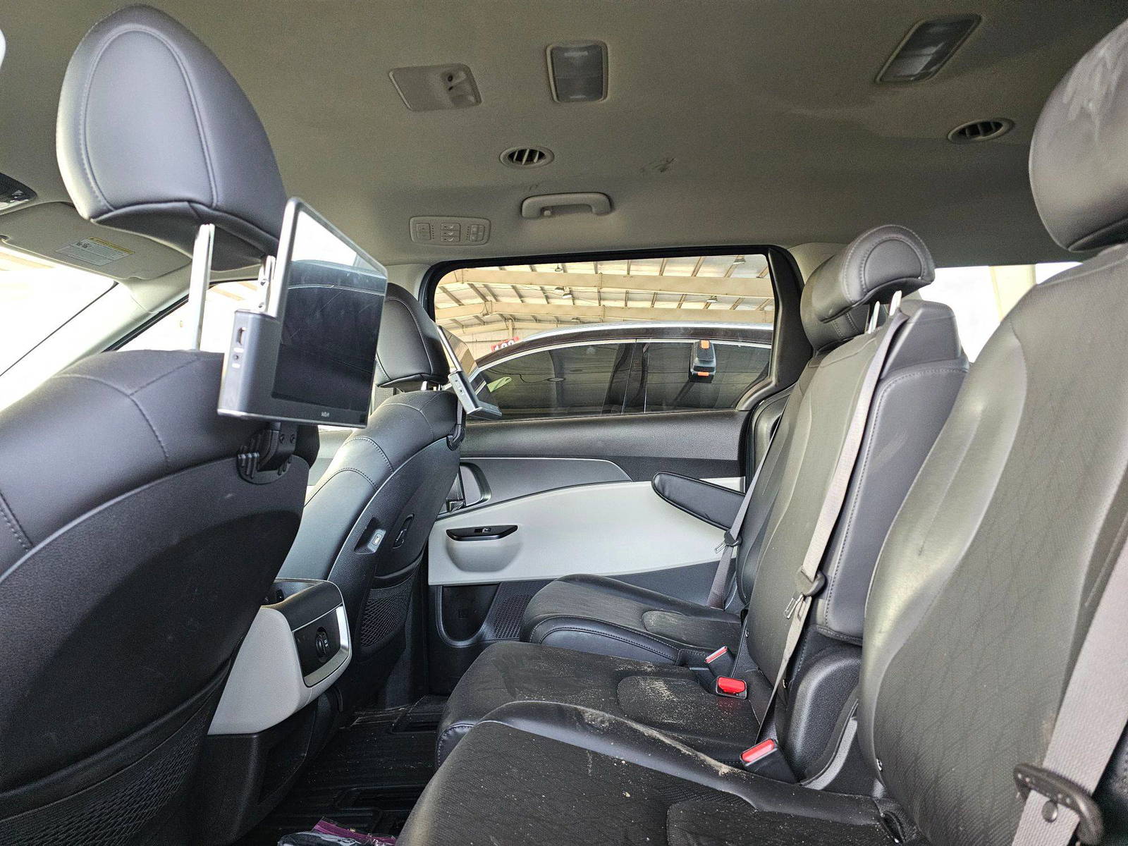 KIA CARNIVAL LX 2023 - Marhaba Auction Used Cars - Image 6