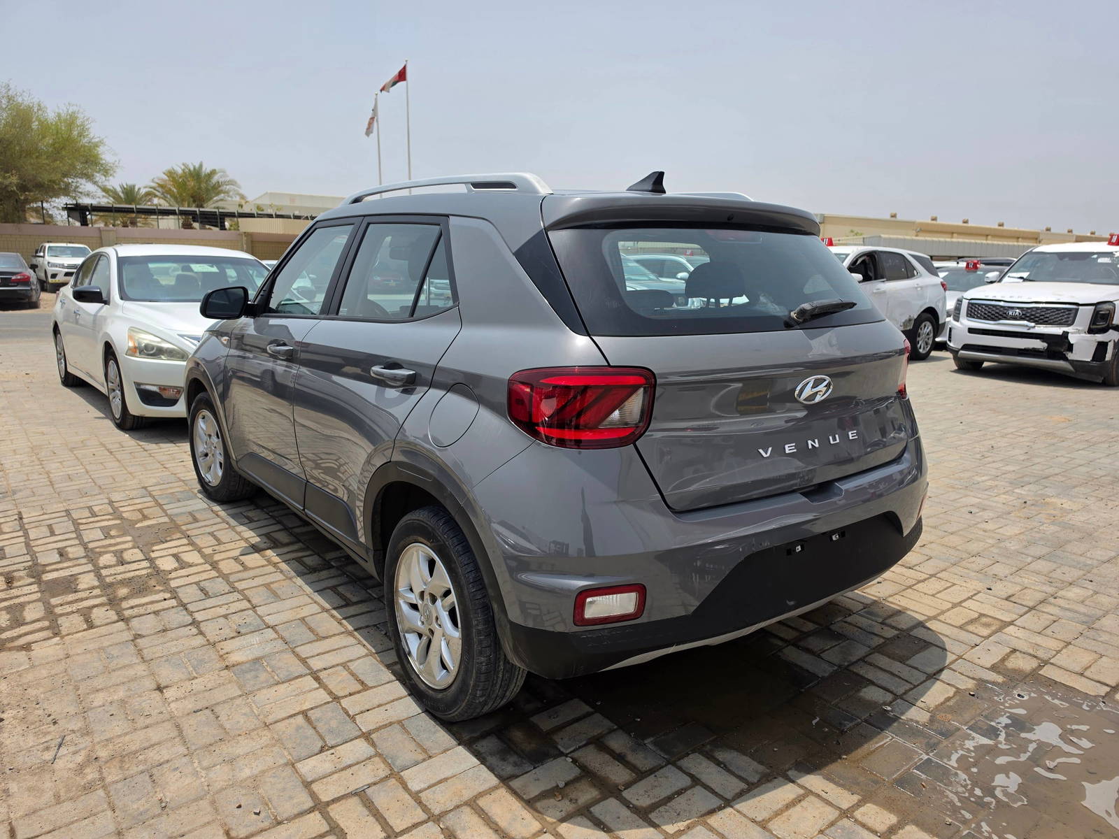 2020 HYUNDAI VENUE SEL — 130831 Miles — Lot 049052 - Marhaba Auctions Used Cars - Image 5