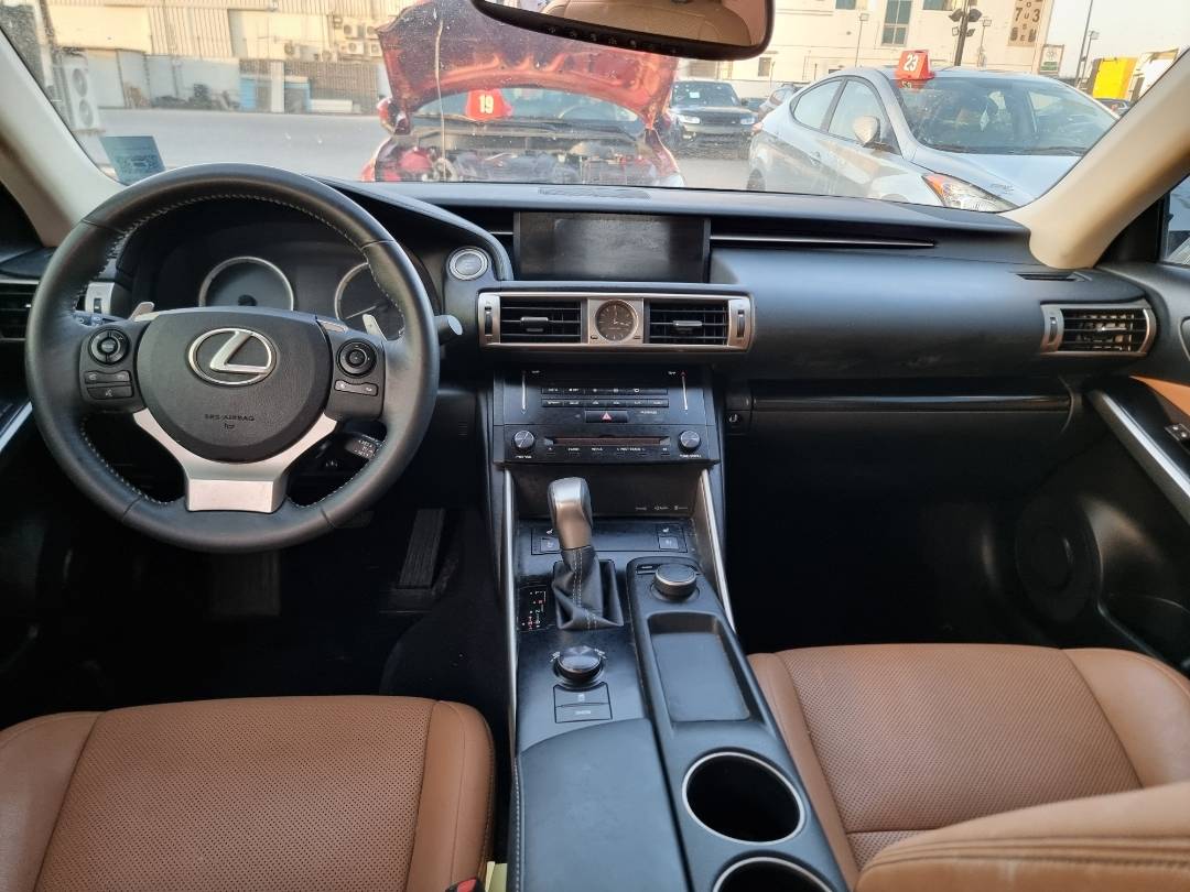 2014 LEXUS IS 250 — 122208 Miles — Lot 125487 — Souq - Marhaba Auctions Used Cars - Image 7