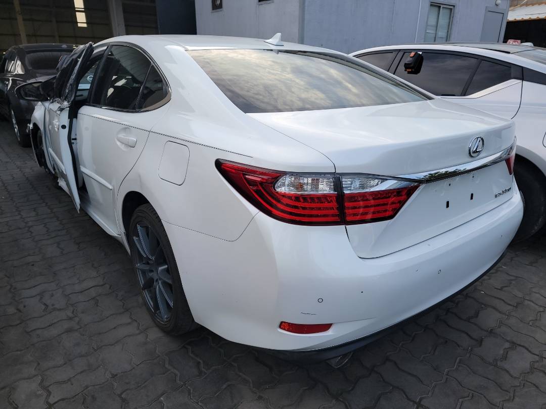 2013 LEXUS ES 350 — 186472 Miles — Lot 019750 - Marhaba Auctions Used Cars - Image 3