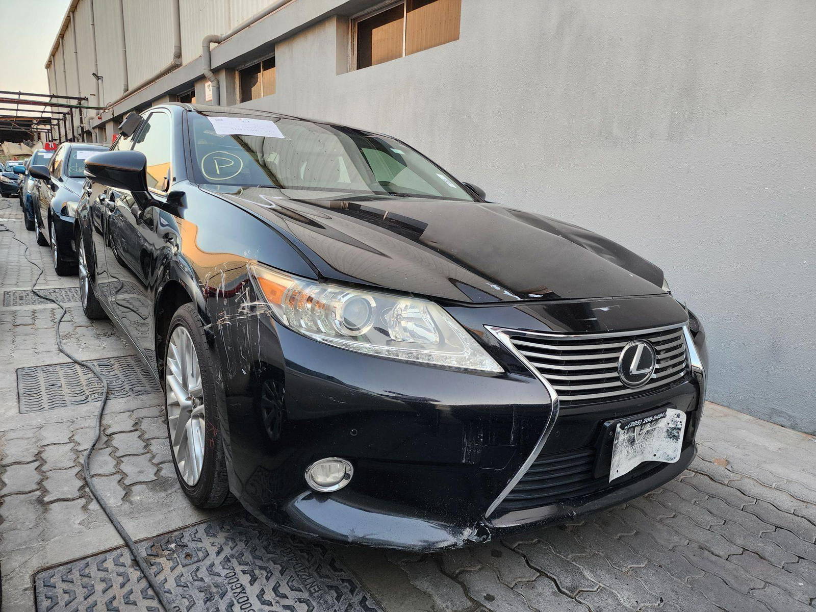 2015 LEXUS ES 350 — 153782 Miles — Lot 172989 — Al Quoz - Marhaba Auctions Used Cars - Image 4