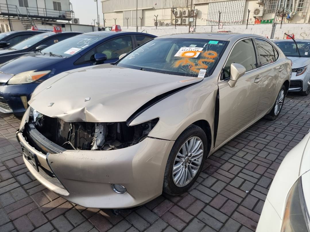 2015 LEXUS ES 350 — 105708 Miles — Lot 125487 — Ind. 12 - Marhaba Auctions Used Cars - Image 5