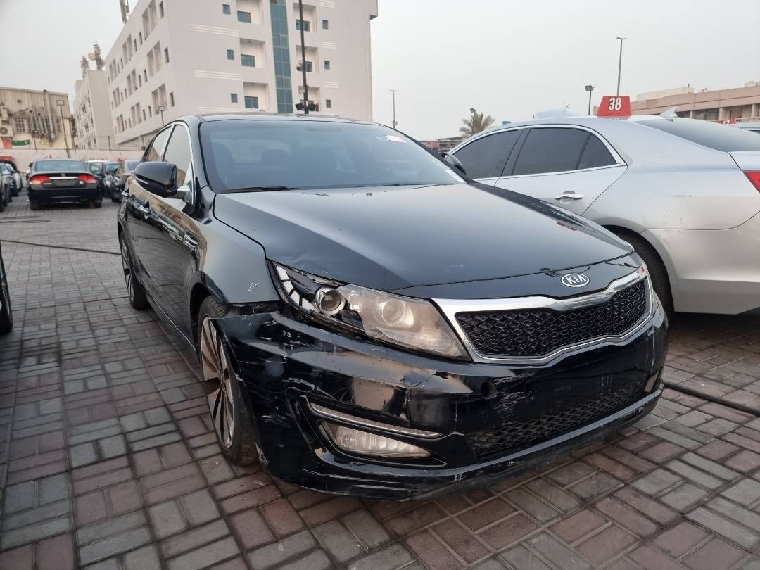 2011 KIA K5 — 271436 KM — Lot 125478 — Ind. 12 - Marhaba Auctions Used Cars - Image 4