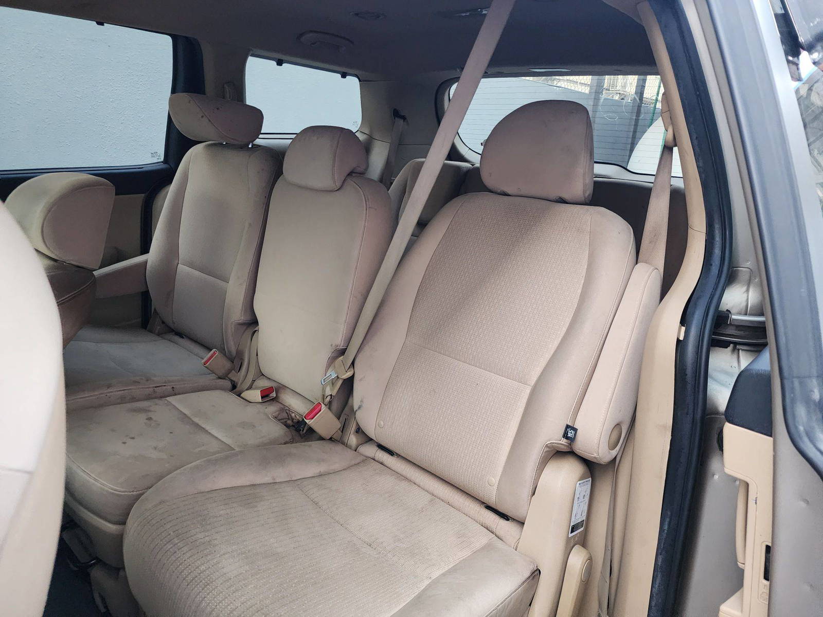 2016 KIA SEDONA — 179988 Miles — Lot 78689934 — Souq - Marhaba Auctions Used Cars - Image 7