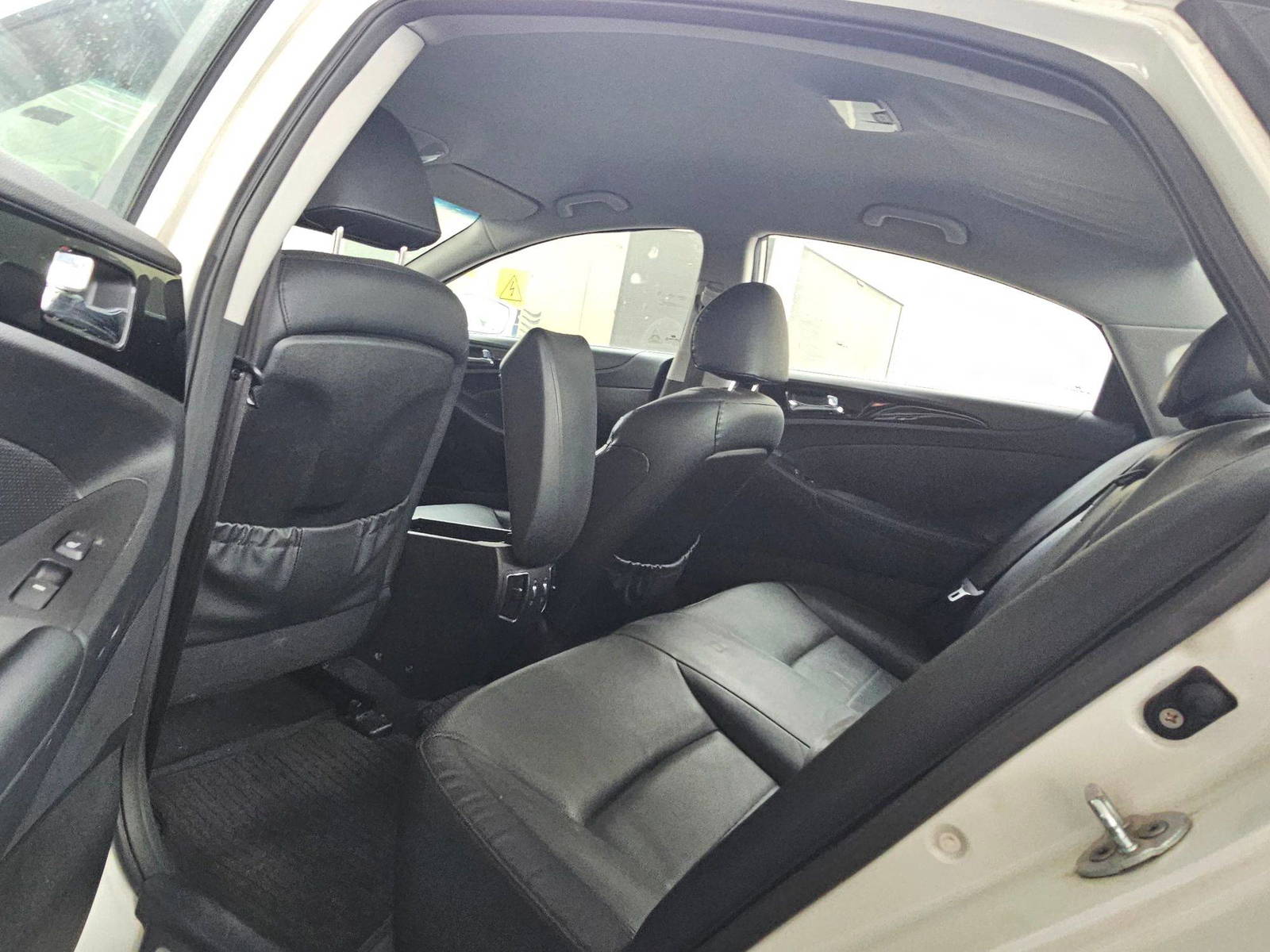 HYUNDAI SONATA 2011 - Marhaba Auction Used Cars - Image 6