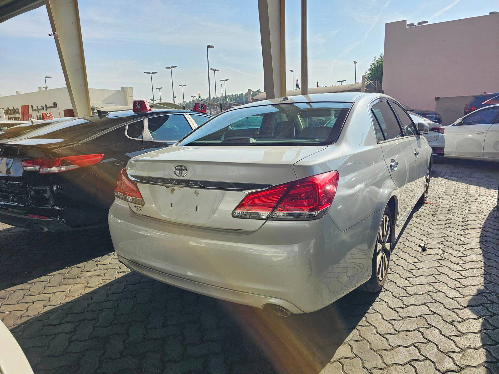 2012 TOYOTA AVALON — 130964 Miles — Lot 69368445 — Souq - Marhaba Auctions Used Cars - Image 4