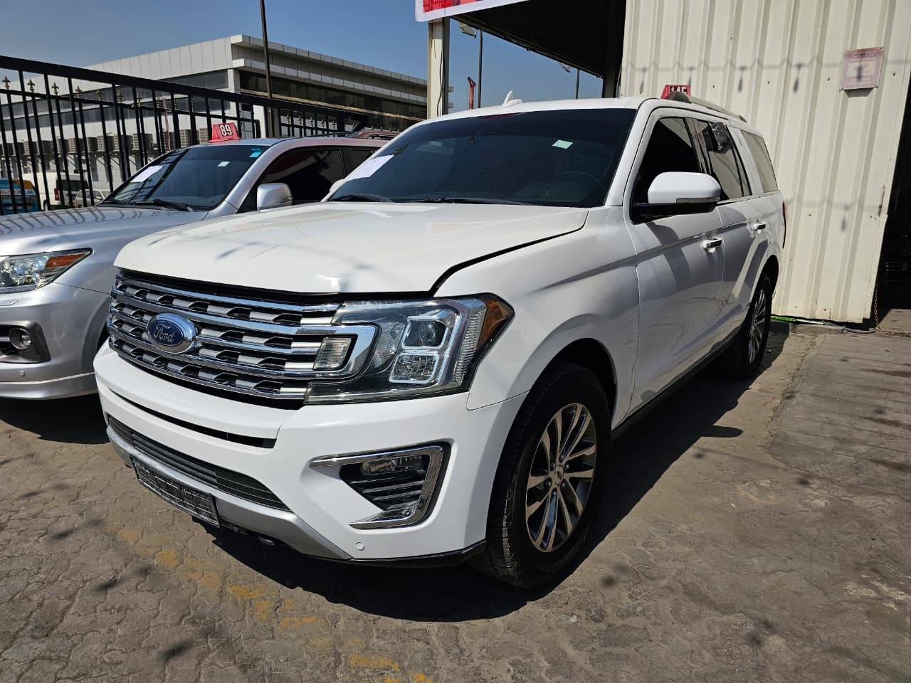 2018 FORD EXPEDITION — 160129 KM — Lot 6JEA05183 — Main - Marhaba Auctions Used Cars - Image 2
