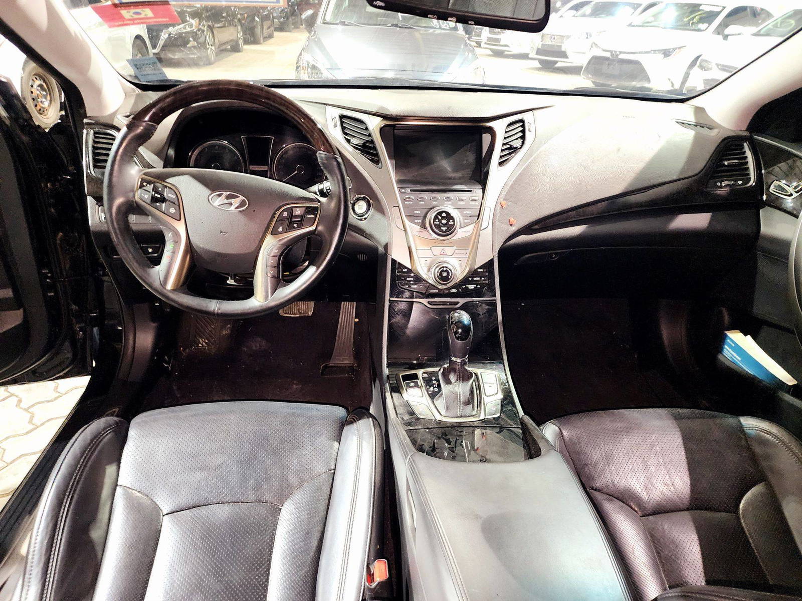 2012 HYUNDAI GRANDEUR — 162888 KM — Lot 130654 — Souq - Marhaba Auctions Used Cars - Image 6