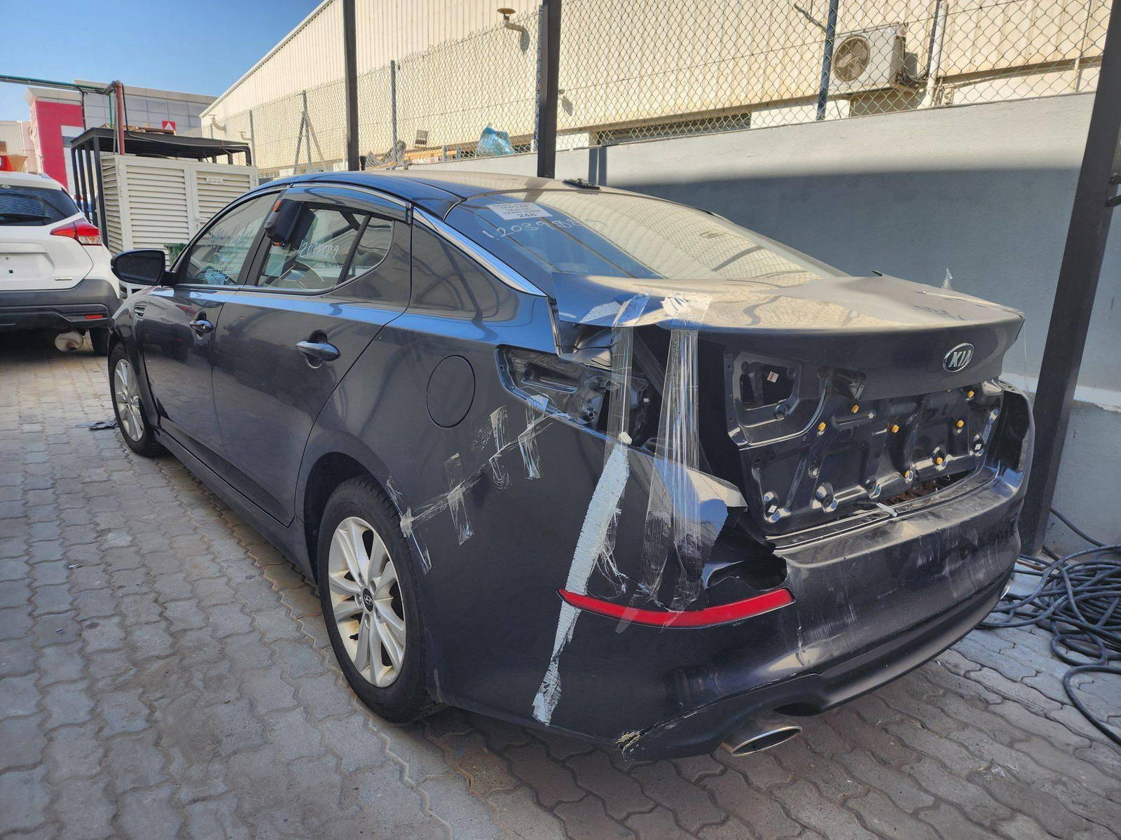 2015 KIA OPTIMA — 370082 KM — Lot 12039889 — Souq - Marhaba Auctions Used Cars - Image 5
