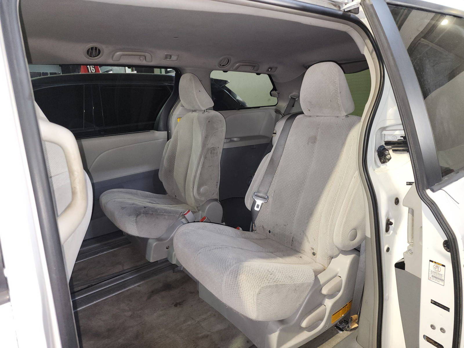 2012 TOYOTA SIENNA — 184656 Miles — Lot 246447 — Al Quoz - Marhaba Auctions Used Cars - Image 7
