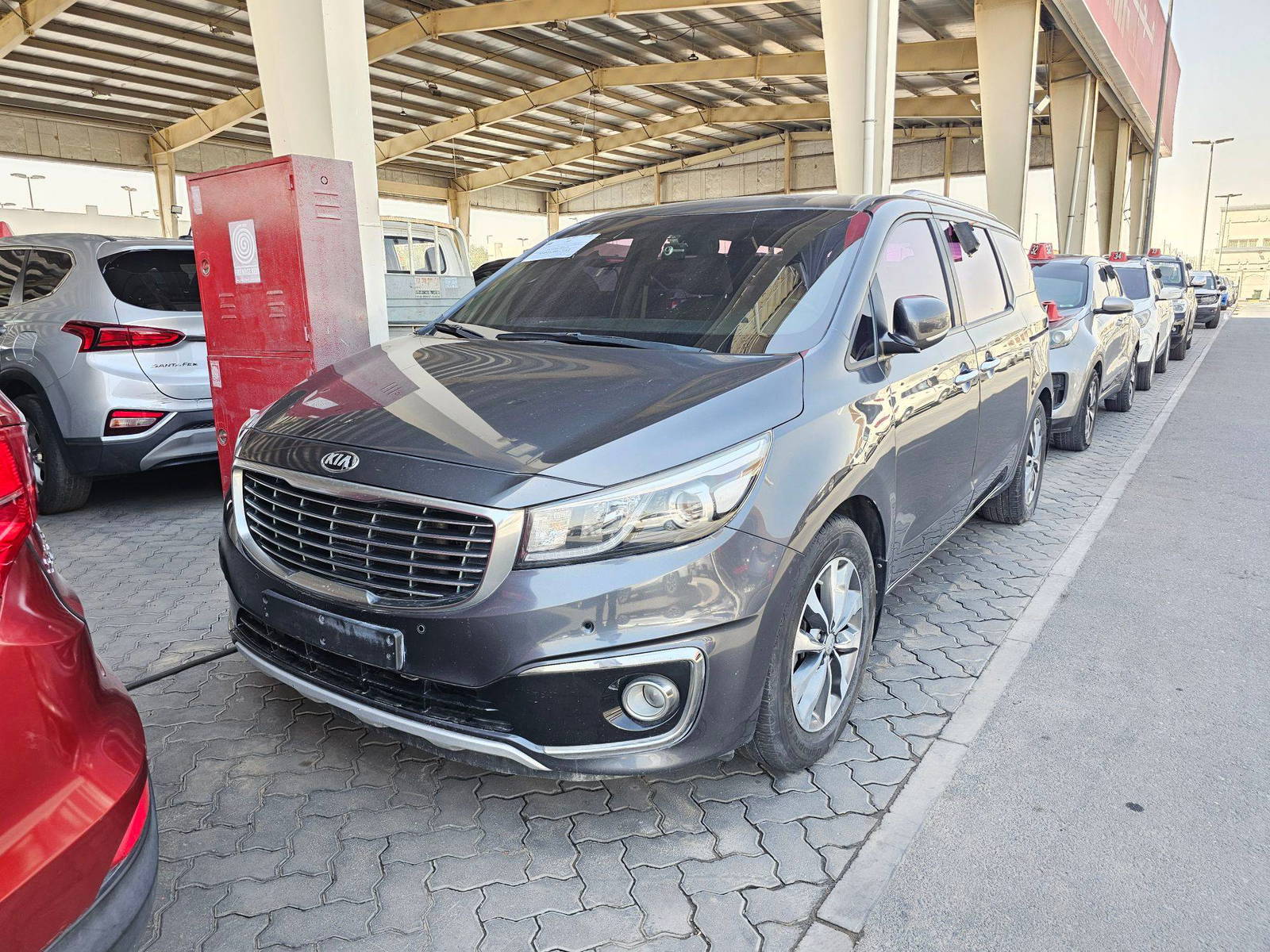 2016 KIA CARNIVAL LX — 127350 KM — Lot GS221554 — Souq - Marhaba Auctions Used Cars - Image 5