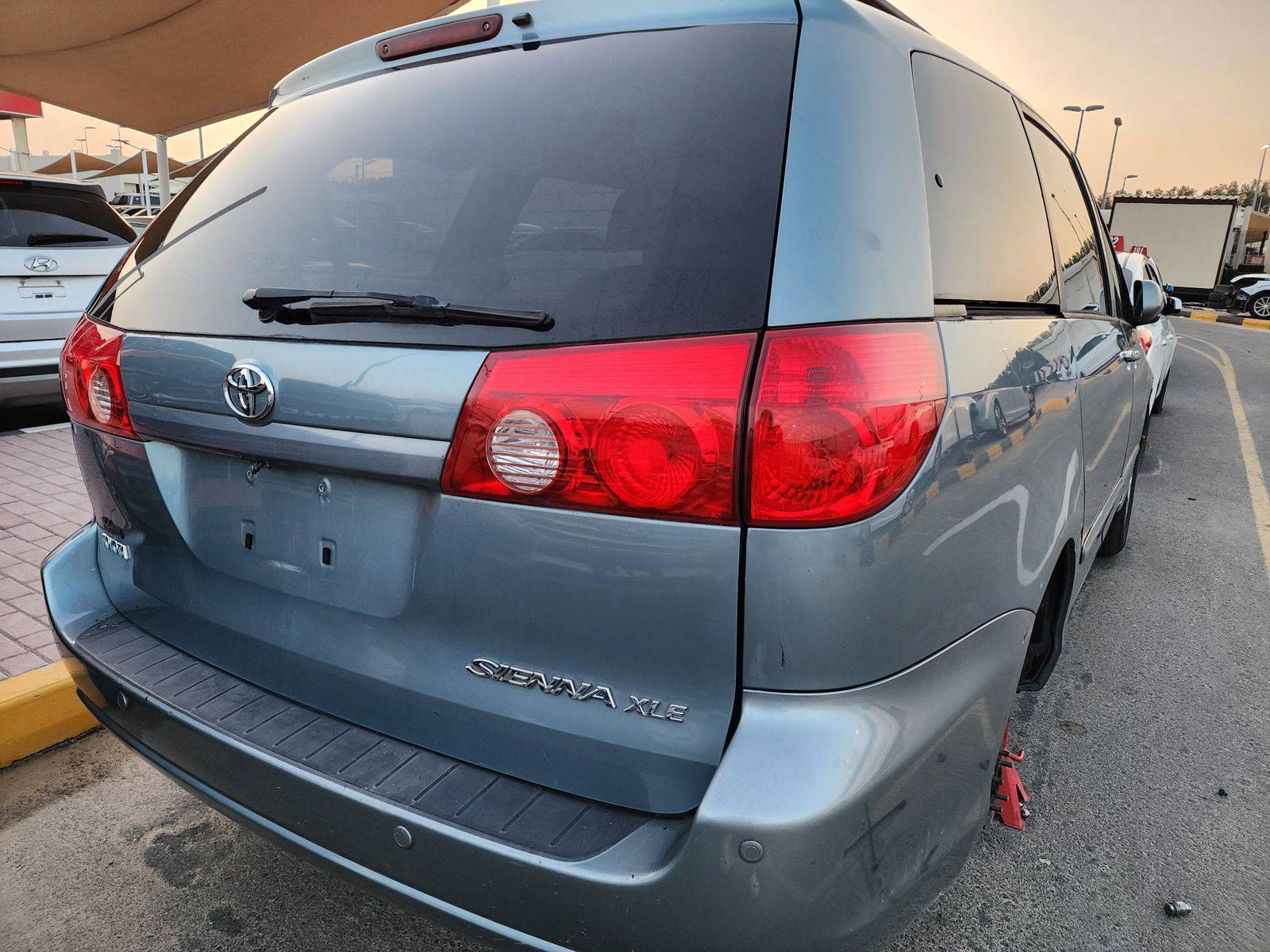 2008 TOYOTA SIENNA — 140530 Miles — Lot 70812453 - Marhaba Auctions Used Cars - Image 4