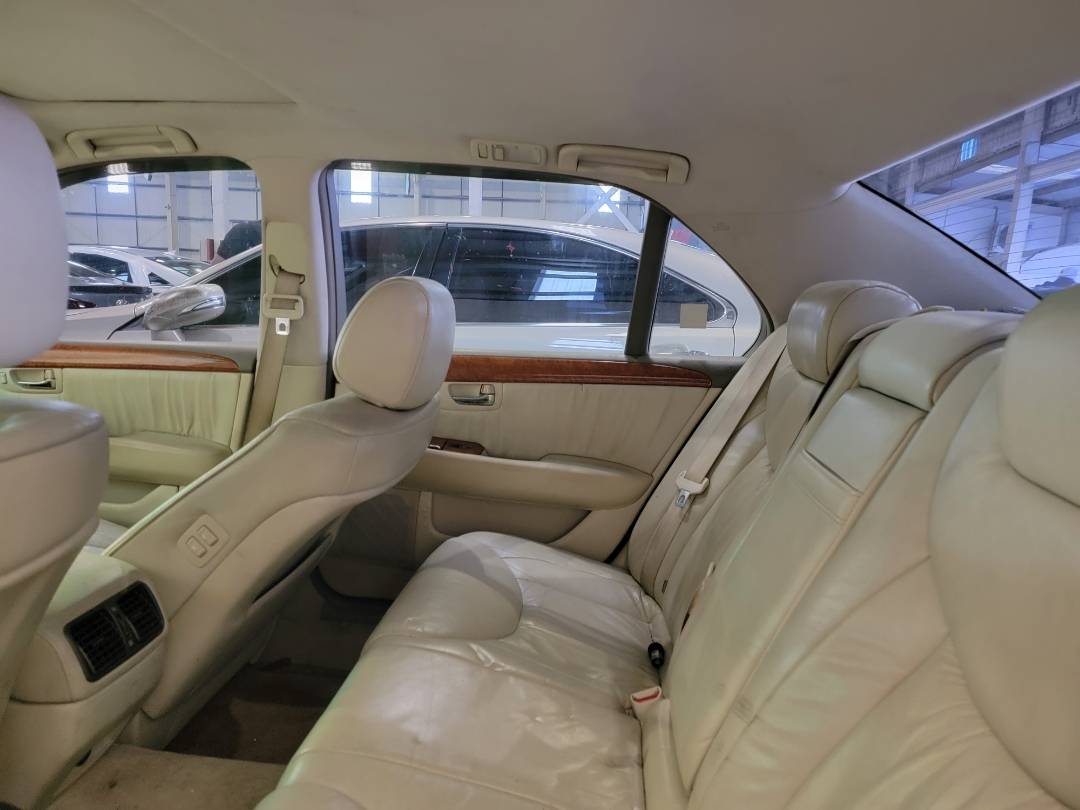 2001 LEXUS LS 430 — 198679 Miles — Lot 00117 — Main - Marhaba Auctions Used Cars - Image 7