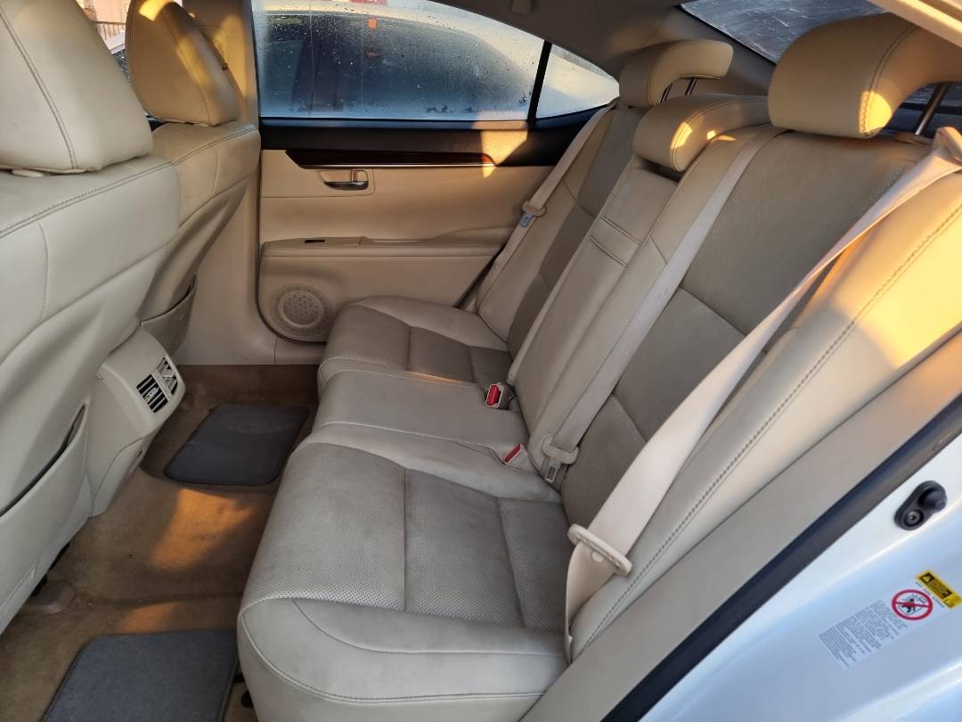 2014 LEXUS ES 350 — 114821 Miles — Lot 125487 — Souq - Marhaba Auctions Used Cars - Image 6