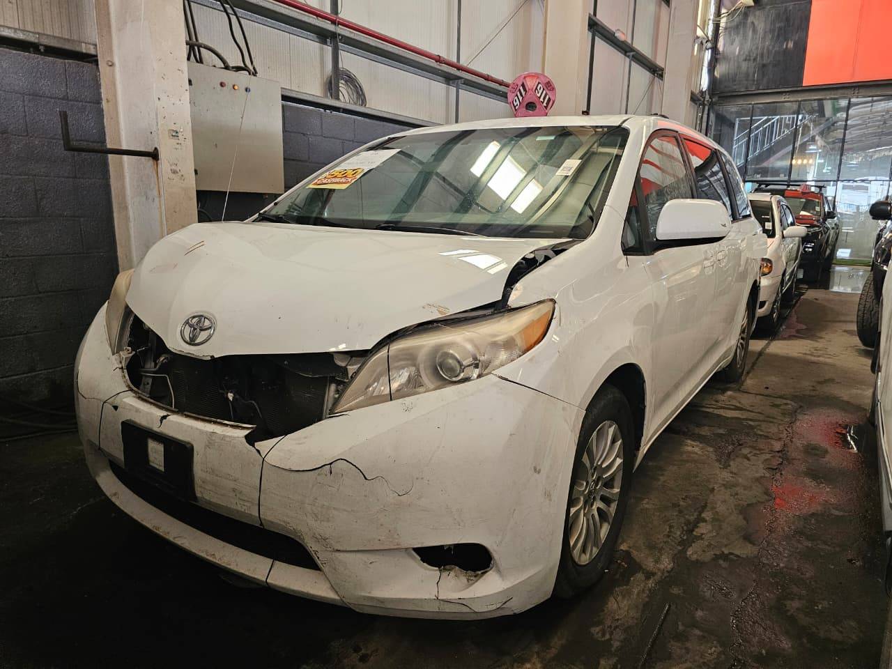 Toyota Sienna 2013 view 2