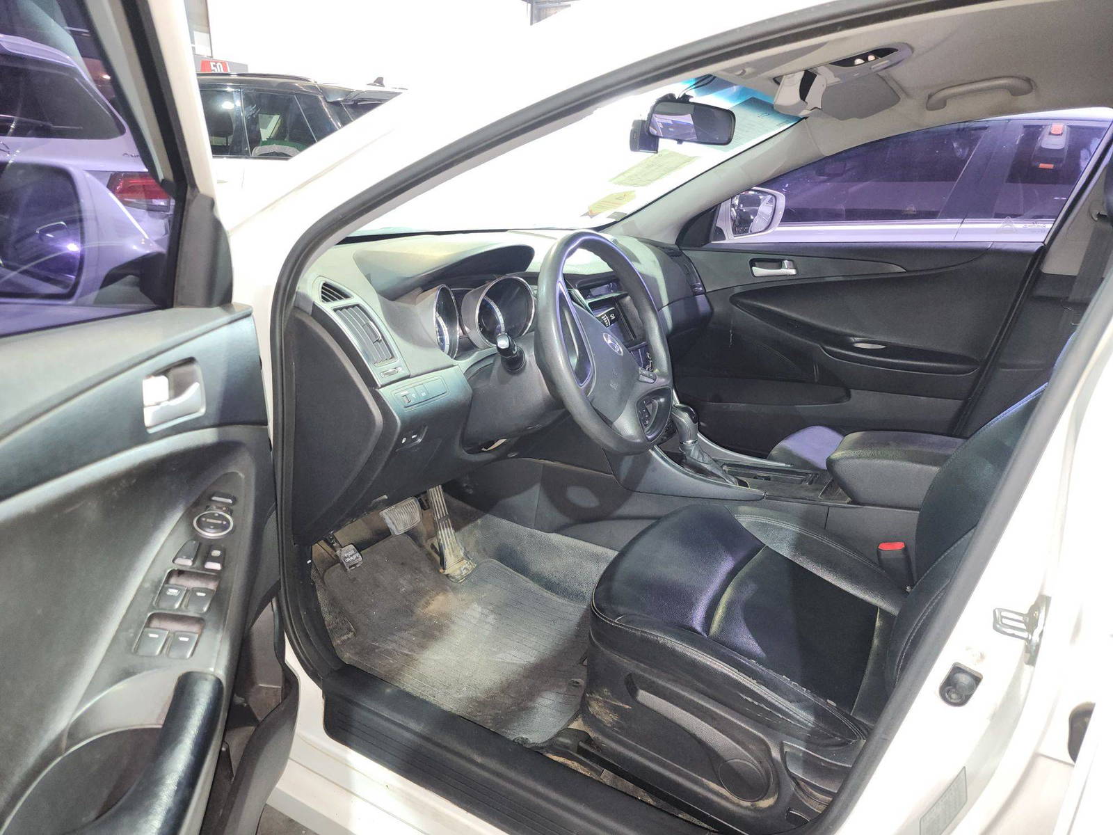 2012 HYUNDAI SONATA — 164230 KM — Lot 215487 — Al Quoz - Marhaba Auctions Used Cars - Image 10