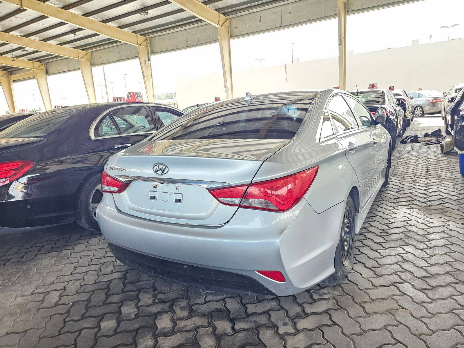 2014 HYUNDAI SONATA — 184731 KM — Lot EH864153 — Souq - Marhaba Auctions Used Cars - Image 3