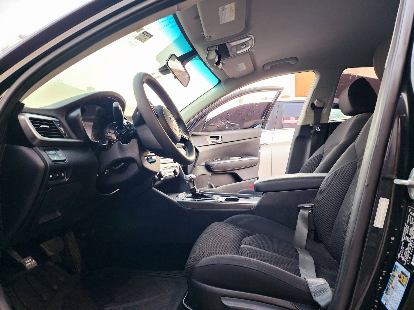 2019 KIA OPTIMA — 70124 Miles — Lot 67640284 — Souq - Marhaba Auctions Used Cars - Image 8