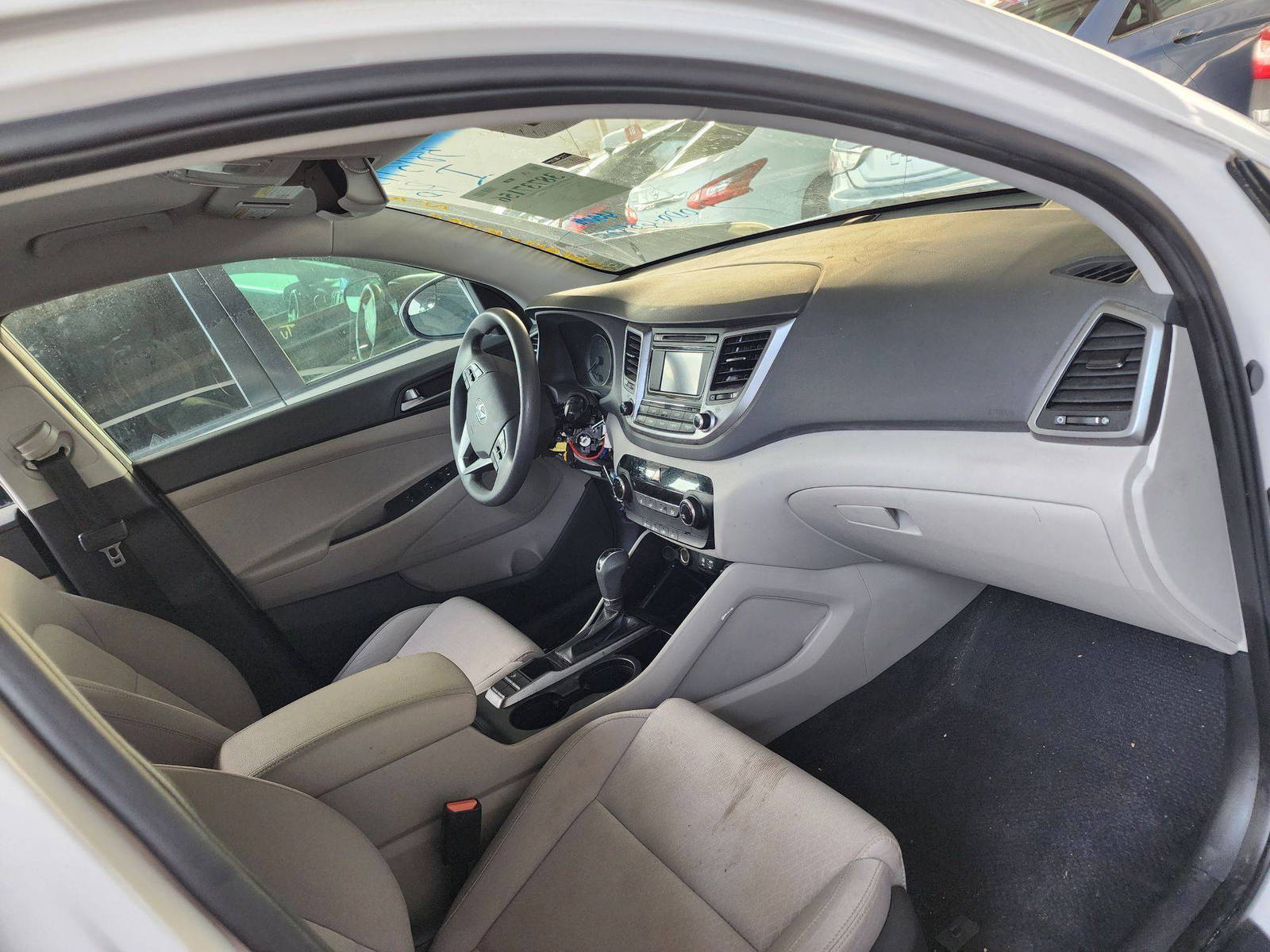2017 HYUNDAI TUCSON — 68951 Miles — Lot 38737156 — Souq - Marhaba Auctions Used Cars - Image 5