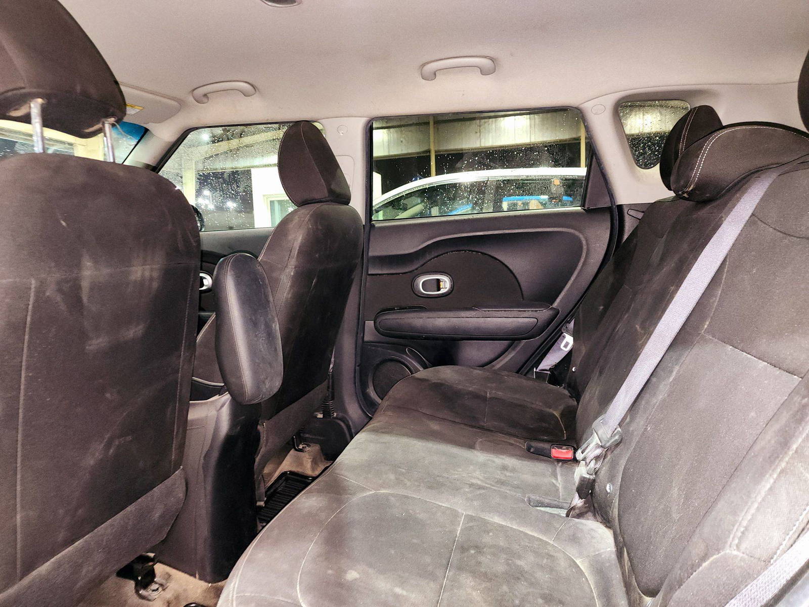 2015 KIA SOUL — 112019 Miles — Lot F7187155 — Souq - Marhaba Auctions Used Cars - Image 6