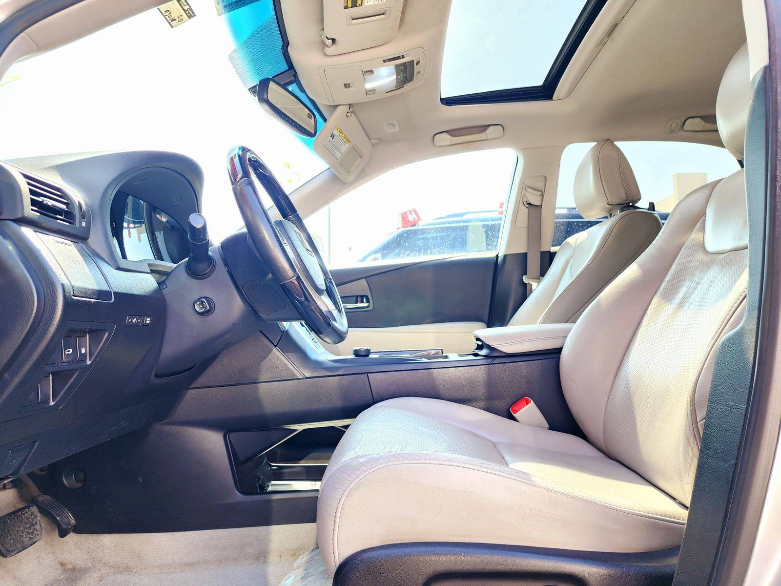 2013 LEXUS RX 350 — 93019 Miles — Lot 81900254 — Souq - Marhaba Auctions Used Cars - Image 9