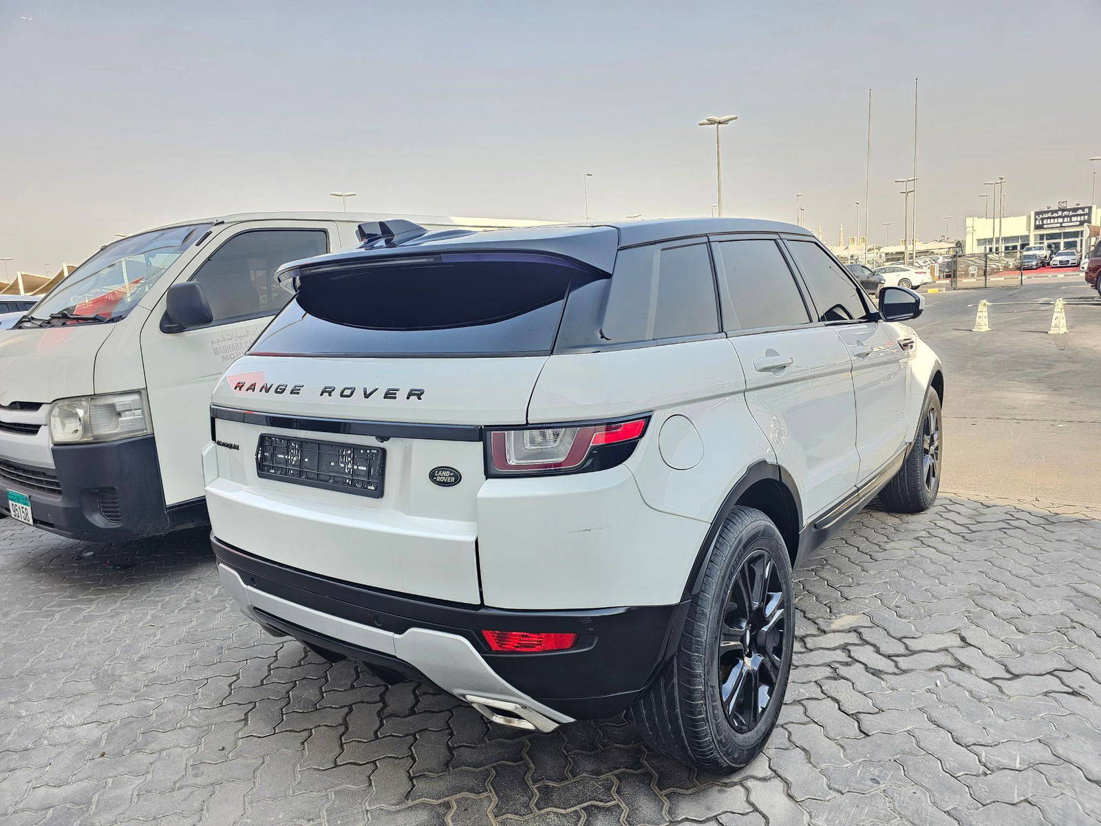 2017 LAND ROVER RANGE ROVER EVOQUE — 145468 Miles — Lot G3HH172651 — Souq - Marhaba Auctions Used Cars - Image 3