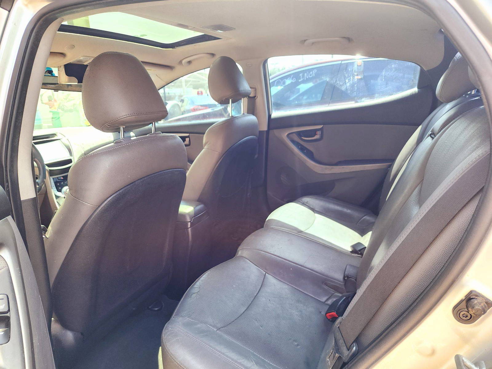 2012 HYUNDAI ELANTRA — 215345 Miles — Lot CH113427 — Souq - Marhaba Auctions Used Cars - Image 6