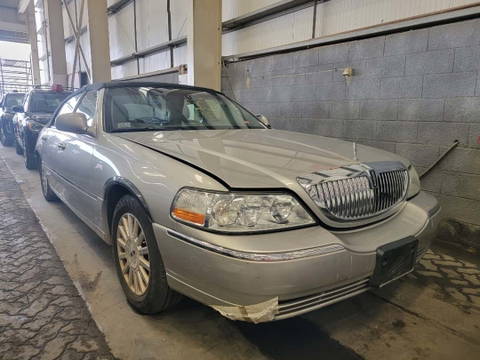 LINCOLN TOWN