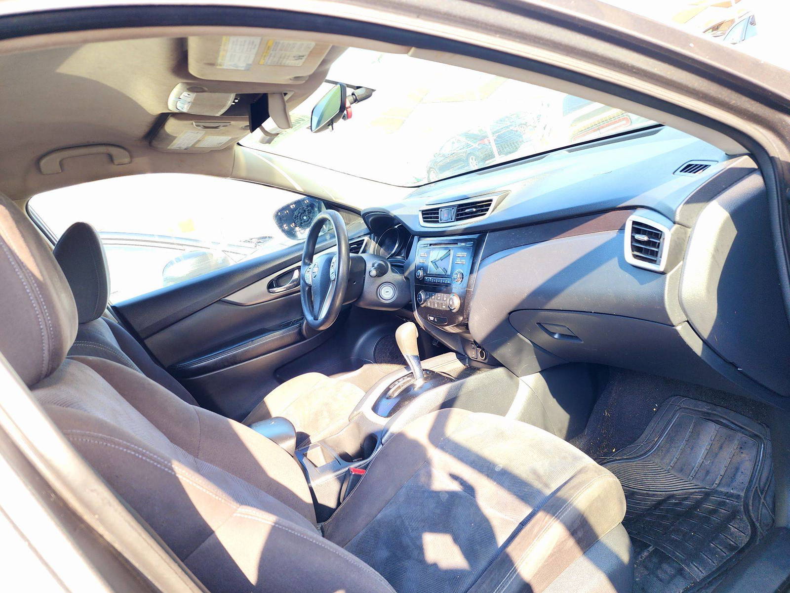 2015 NISSAN ROGUE — 187299 Miles — Lot 68281554 — Souq - Marhaba Auctions Used Cars - Image 8