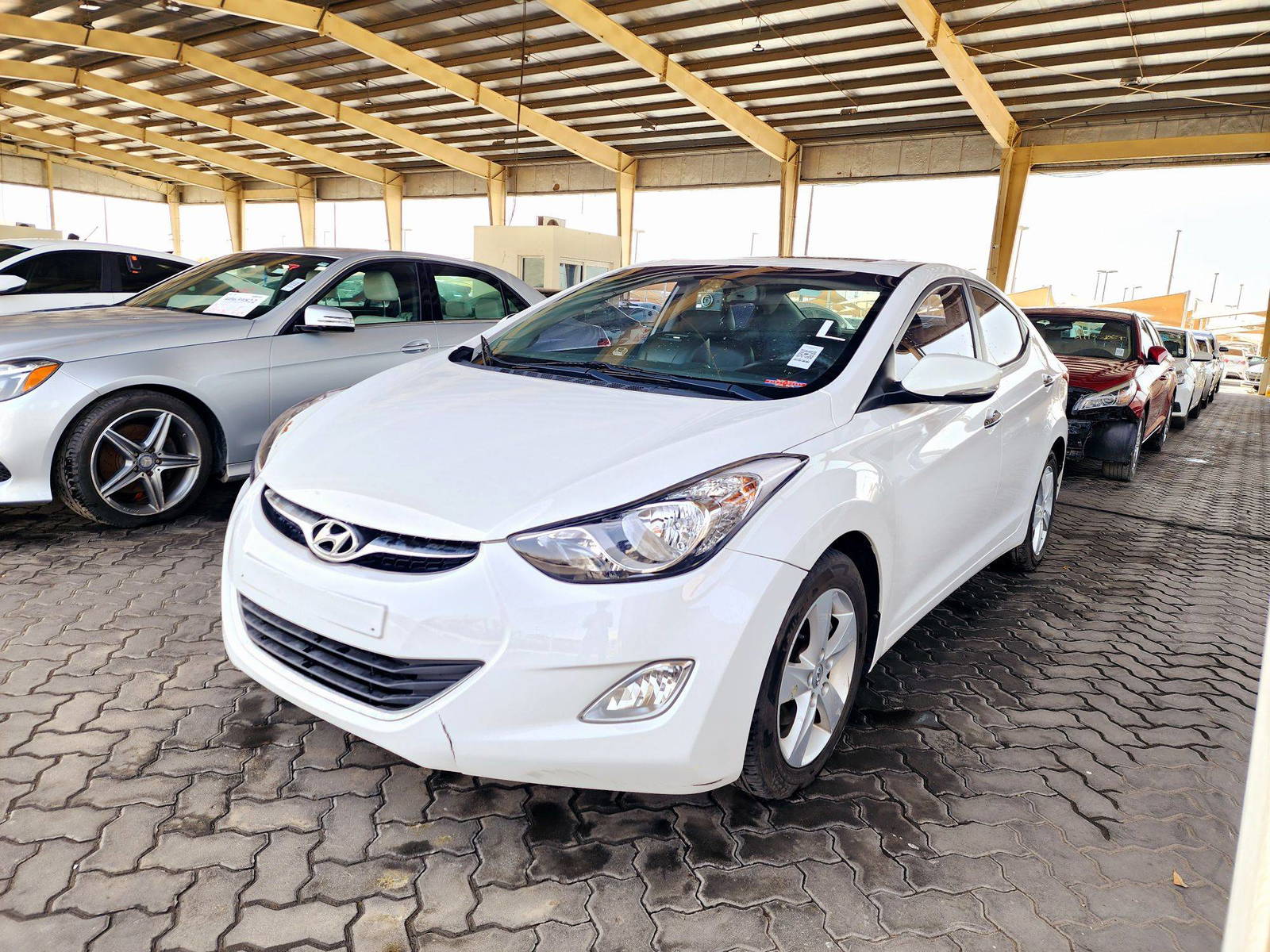 2011 HYUNDAI AVANTE — 118186 KM — Lot 041753 — Souq - Marhaba Auctions Used Cars - Image 5