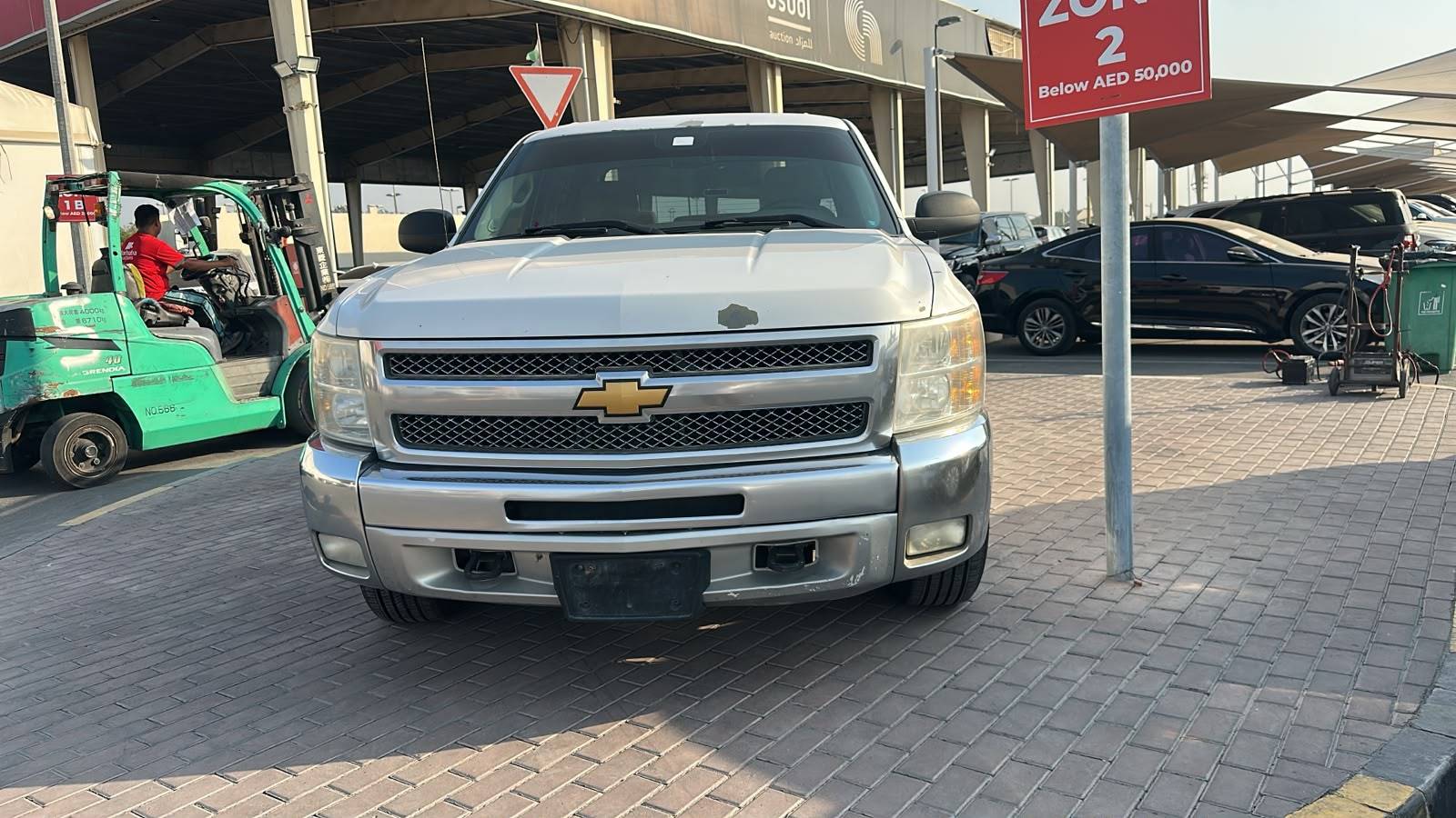 2013 CHEVROLET SILVERADO — 230262 KM — Lot DG230056 — Souq - Marhaba Auctions Used Cars - Image 3