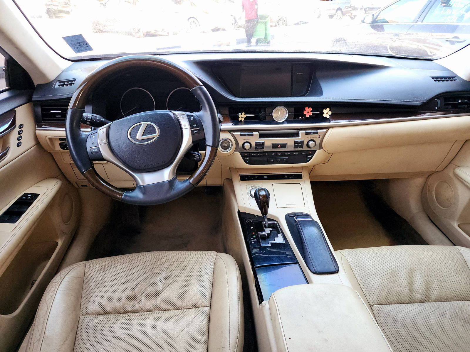 2013 LEXUS ES 350 — 113140 Miles — Lot 63247144 — Souq - Marhaba Auctions Used Cars - Image 7
