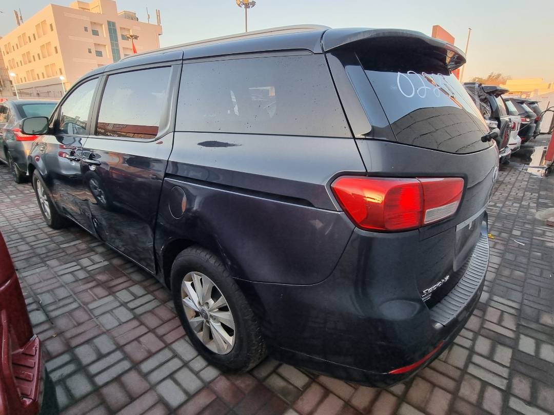 2015 KIA SEDONA — 166185 Miles — Lot 125487 — Ind. 12 - Marhaba Auctions Used Cars - Image 5