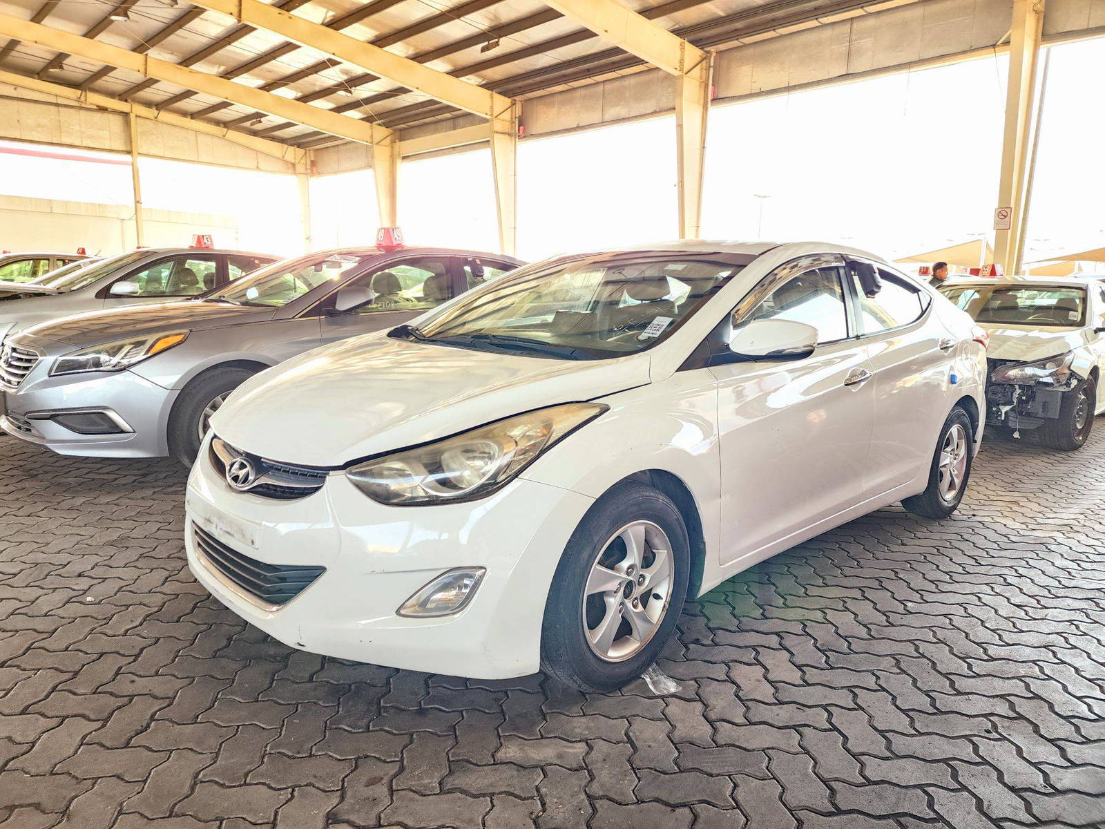2012 HYUNDAI AVANTE — 185432 KM — Lot 309324 — Souq - Marhaba Auctions Used Cars - Image 5