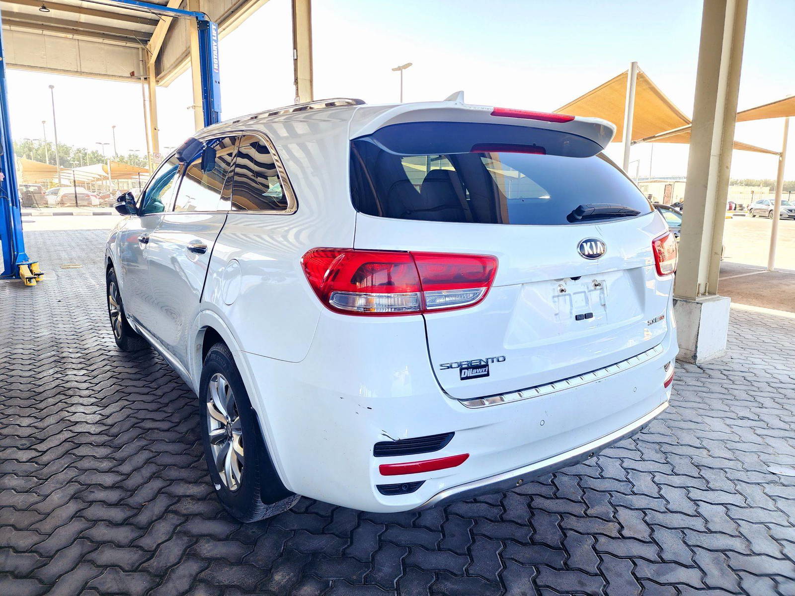 2016 KIA SORENTO — 169086 KM — Lot 86492664 — Souq - Marhaba Auctions Used Cars - Image 3