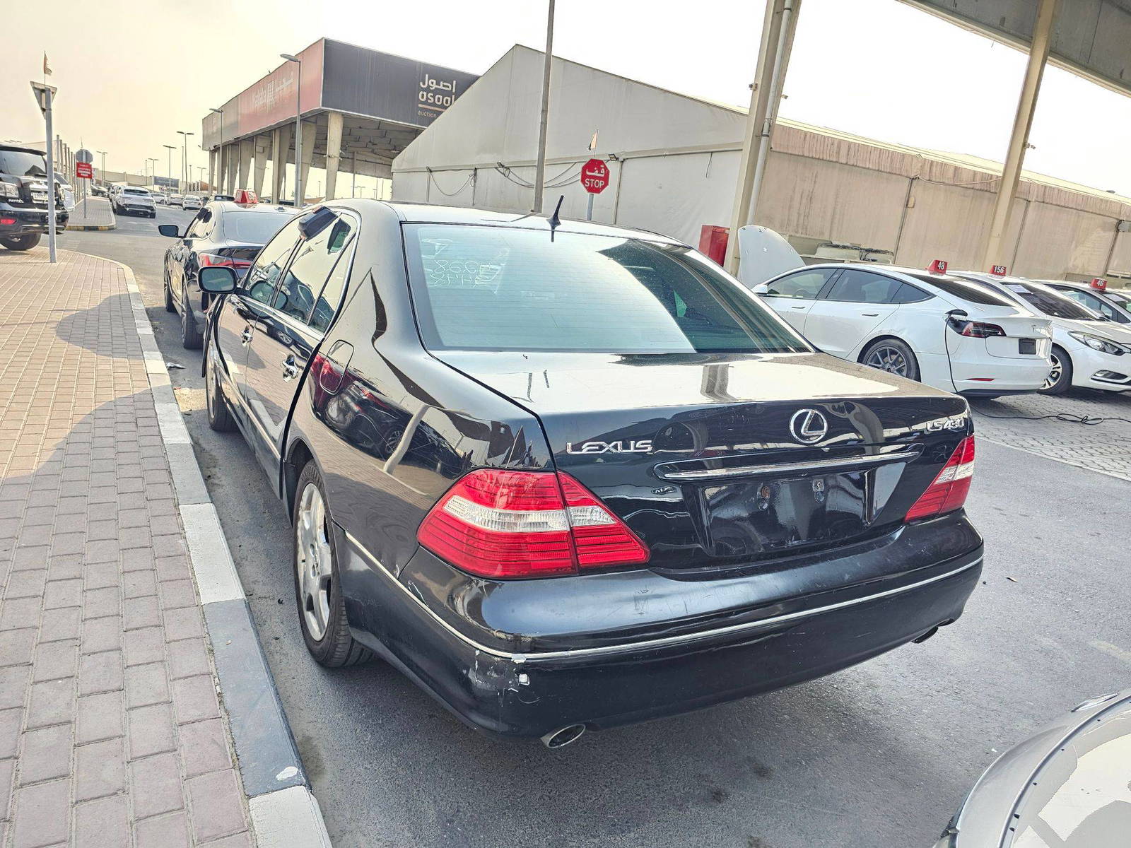 2005 LEXUS LS 430 — 198621 Miles — Lot 36F155023769 — Souq - Marhaba Auctions Used Cars - Image 3