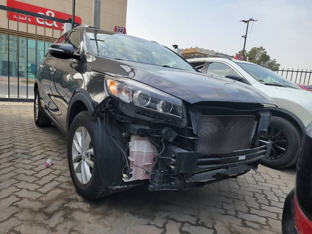 2017 KIA SORENTO — 98230 Miles — Lot G213225 — Main - Marhaba Auctions Used Cars - Image 4