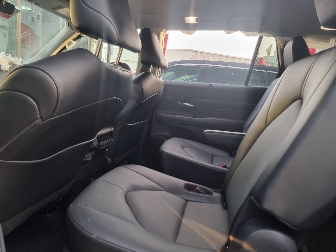 TOYOTA GRAND HIGHLANDER XLE 2025 - Marhaba Auction Used Cars - Image 6