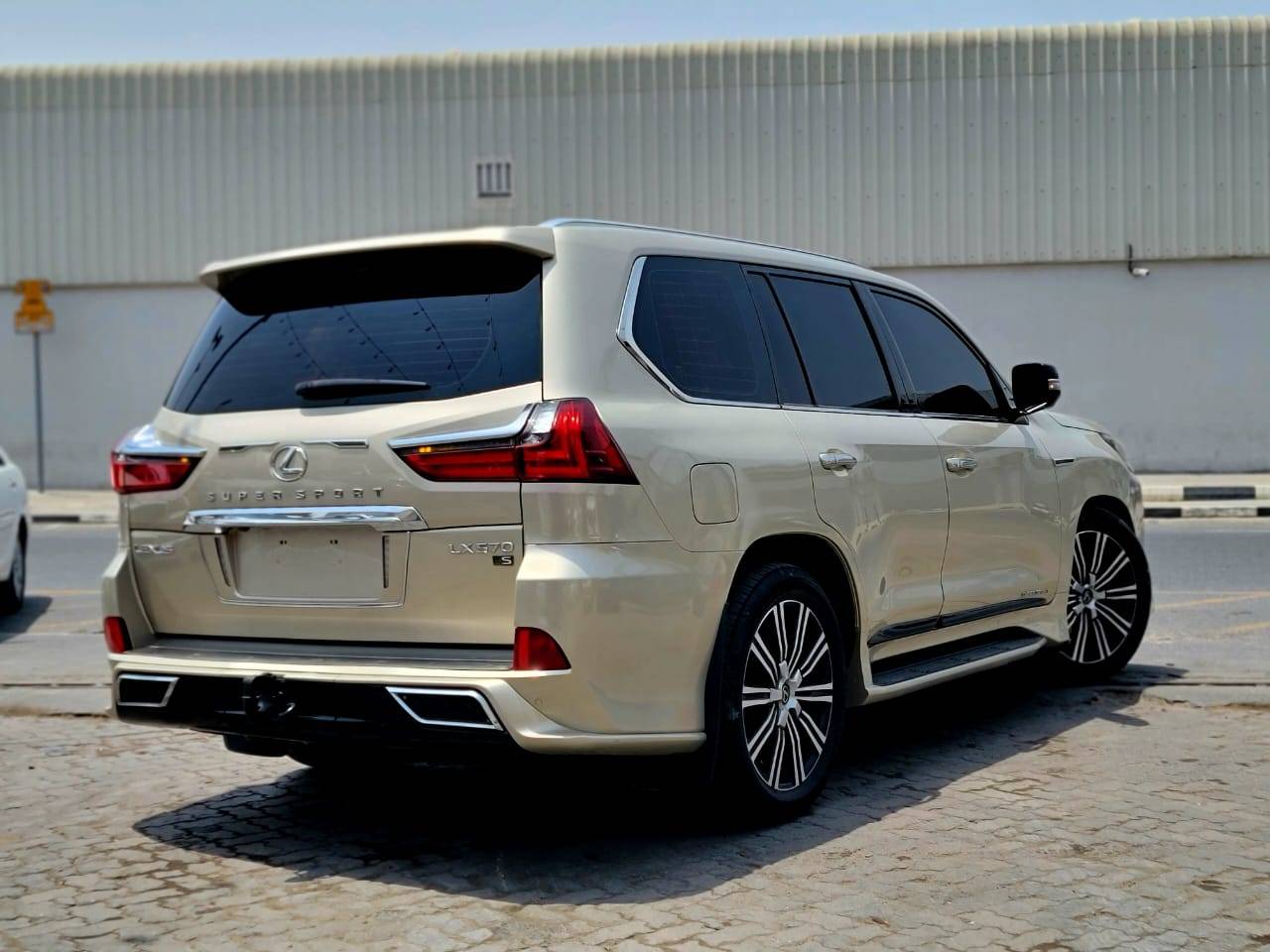 2019 LEXUS LX 570 — 33877 KM — Lot 93366 — Main - Marhaba Auctions Used Cars - Image 5