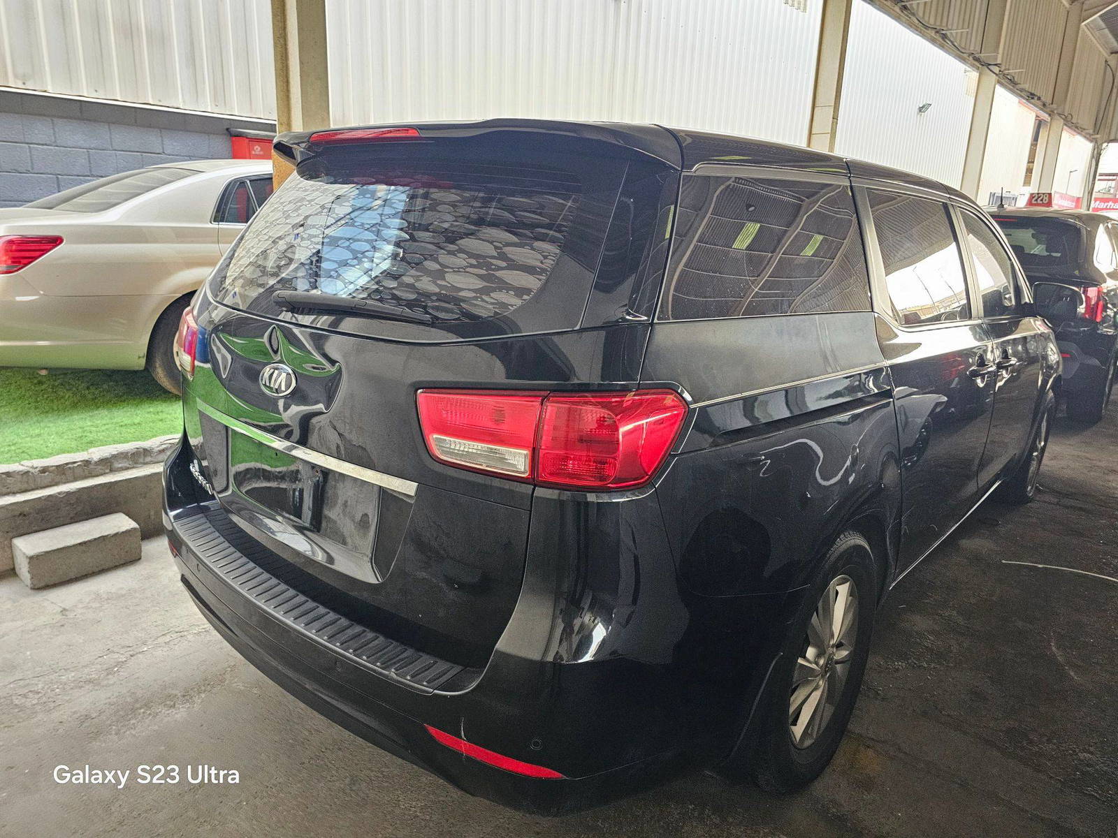 2015 KIA SEDONA — 136147 Miles — Lot 43295012 — Main - Marhaba Auctions Used Cars - Image 6