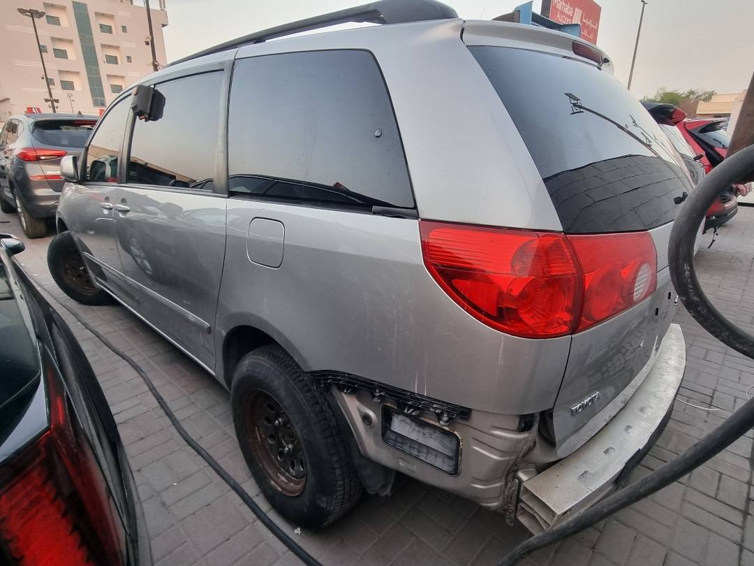 2009 TOYOTA SIENNA — 220900 Miles — Lot 215478 — Ind. 12 - Marhaba Auctions Used Cars - Image 4
