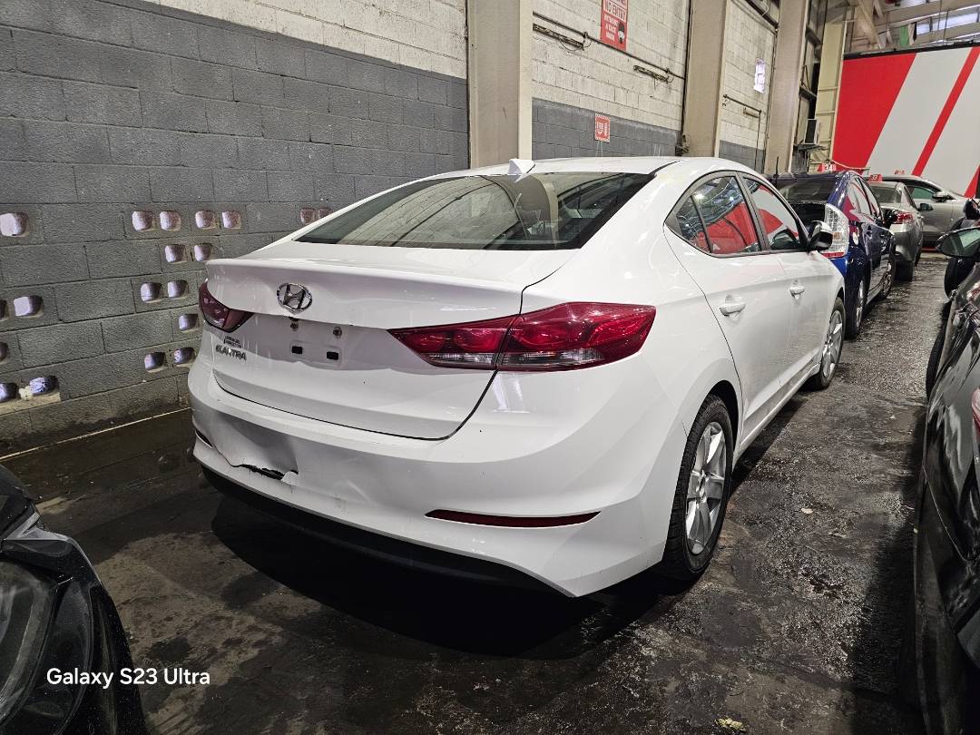 2018 HYUNDAI ELANTRA — 134068 KM — Lot 720133 — Main - Marhaba Auctions Used Cars - Image 5